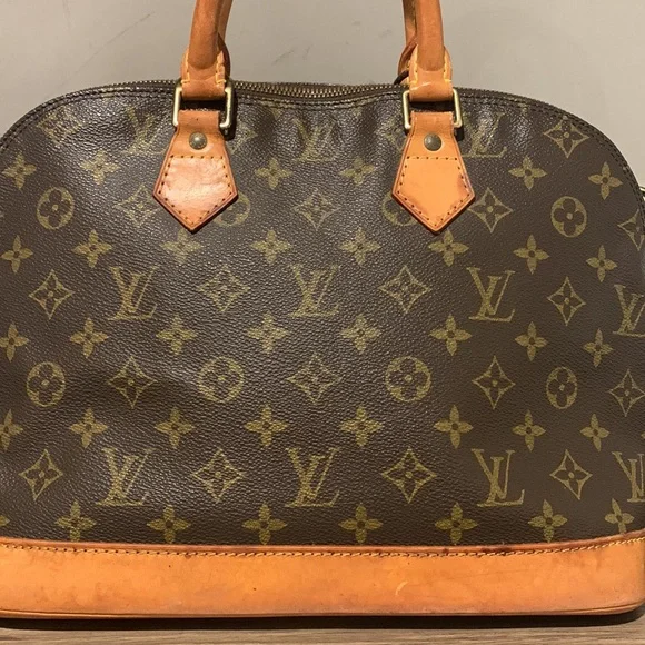 Louis Vuitton Alma PM (bigger one) Hand Bag - Picture 4 of 13